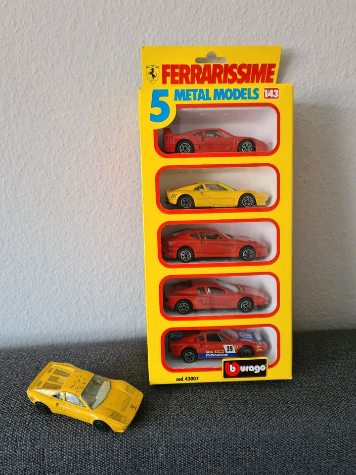 6x Ferrari Burago 1:43 Set 4300 mit F40 348 456 Testarossa GTO in Gau-Bischofsheim