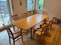 Verkaufe Tisch mit 8 Vollholzstühlen Bayern - Ingolstadt Vorschau