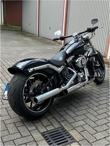 Harley Davidson Breakout 103 Fxsb  5HD Deutsches Modell 260er Rad in Dinslaken