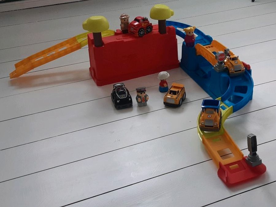 MEGA BLOKS Autobahn-Koffer inkl Zubehör - Autostrecke mit Autos in  Brandenburg - Luckenwalde | Lego & Duplo günstig kaufen, gebraucht oder neu  | eBay Kleinanzeigen ist jetzt Kleinanzeigen