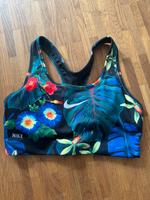 Sport Top von Nike neu Hamburg-Mitte - HafenCity Vorschau