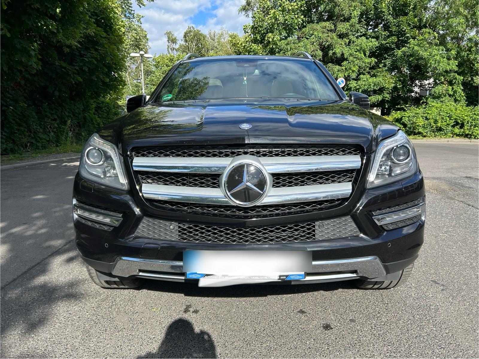 Abbildung des Autos Mercedes X166 GL 350 4 M…