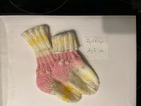 Selbst gestrickte Babysöckchen Niedersachsen - Twistringen Vorschau