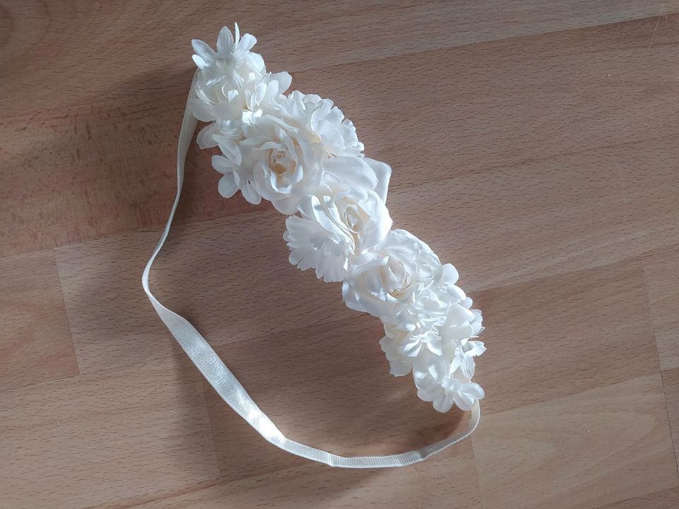 Schönes Stirnband mit Blumen zu verschenken in Leinfelden-Echterdingen
