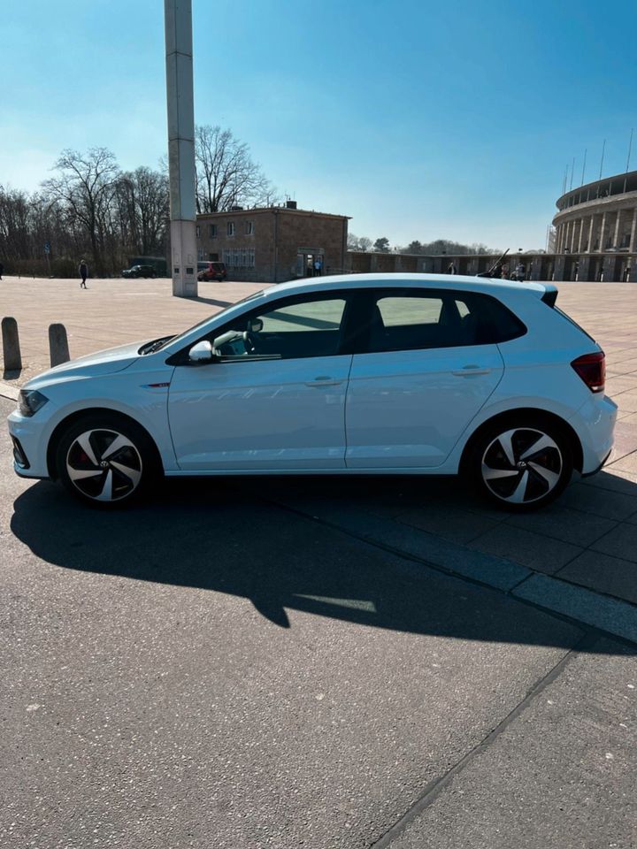 VW Polo GTI 2022 Mieten Autovermietung Mietwagen Rent a Car in Berlin
