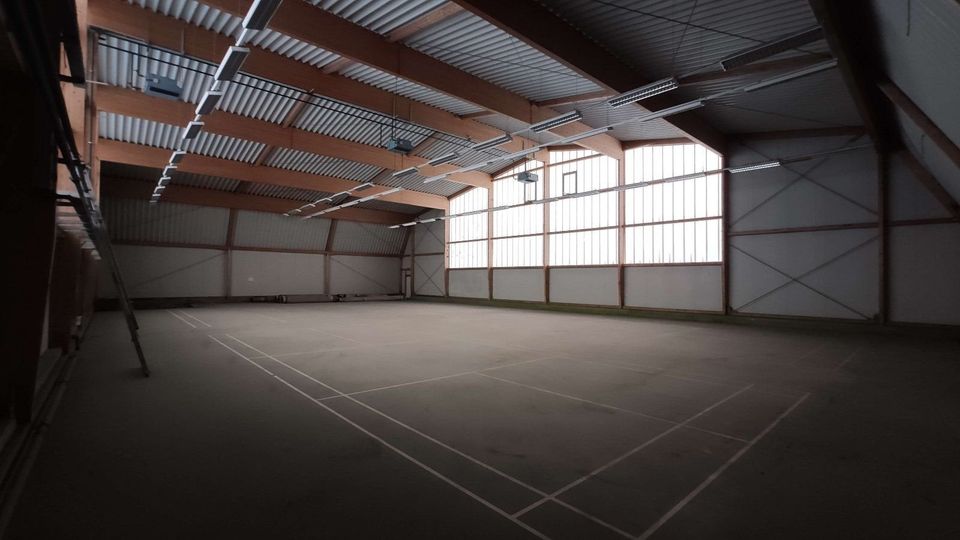Tennishalle zu vermieten / Indoor Soccer, Softair, Padel + Gastro in Leun