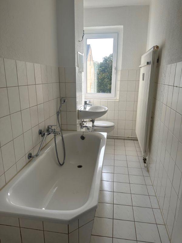 //sanierte 2 Zimmer Wohnung mit Badewanne // Kautionsfrei in Hainichen