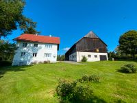 Rest- Hofstelle, die perfekte Ortsrandlage, Wohnhaus, Wirtschaftsgebäude und Stallungen mit traumhaftem Blick!     Weitere Landwirtschaftsflächen zu erwerben! Bayern - Tiefenbach Oberpf Vorschau