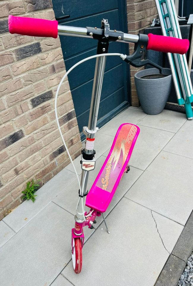 Space Scooter/Roller/Wipproller X580 - pink in Düren