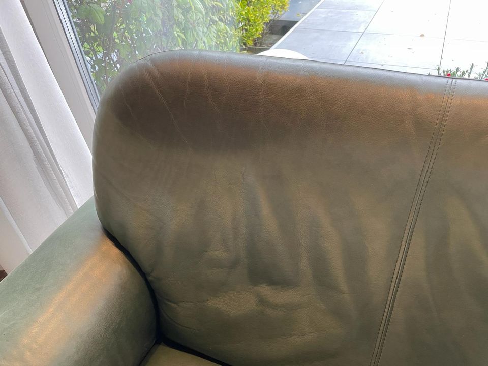 Biete Sofa im Tausch gegen eine Tüte Gummibärchen in Wuppertal