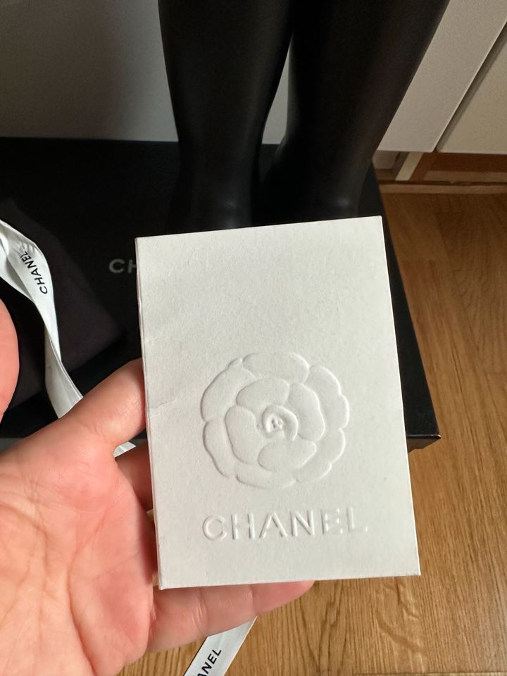 Chanel Gummistiefel ge 37 in Bad Homburg