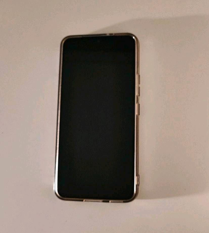 Samsung S22 ( 6 Monate alt) in Moringen