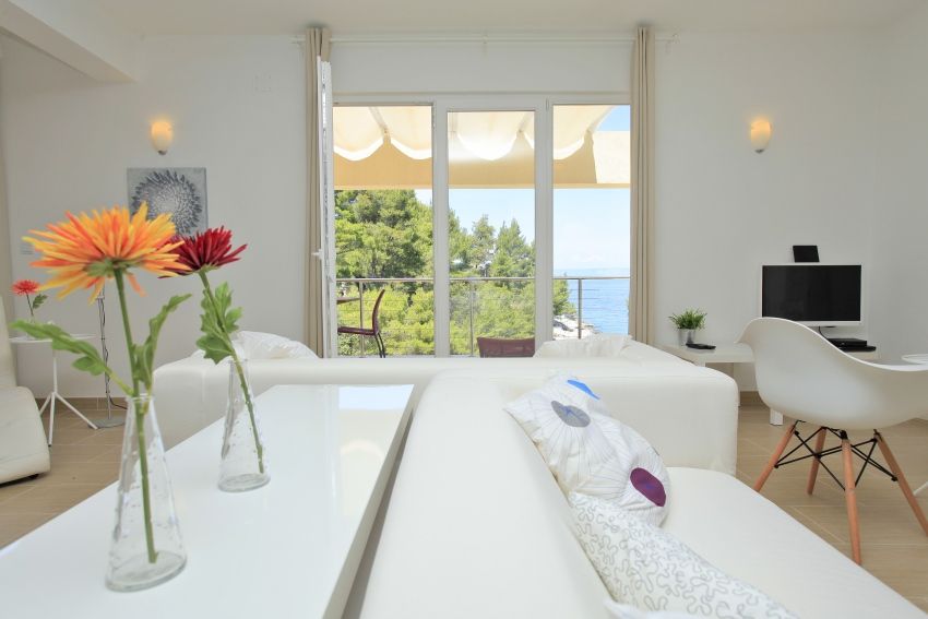 Kroatien, Insel Korcula: Mediterrane Villa in außergewöhnlicher Lage direkt am Meer - Immobilie H2710 in Rosenheim