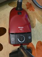 Miele BodenstaubsaugerTango Plus Rot 1800 Watt + Zubehör + 1 Jahr Hessen - Tann Vorschau