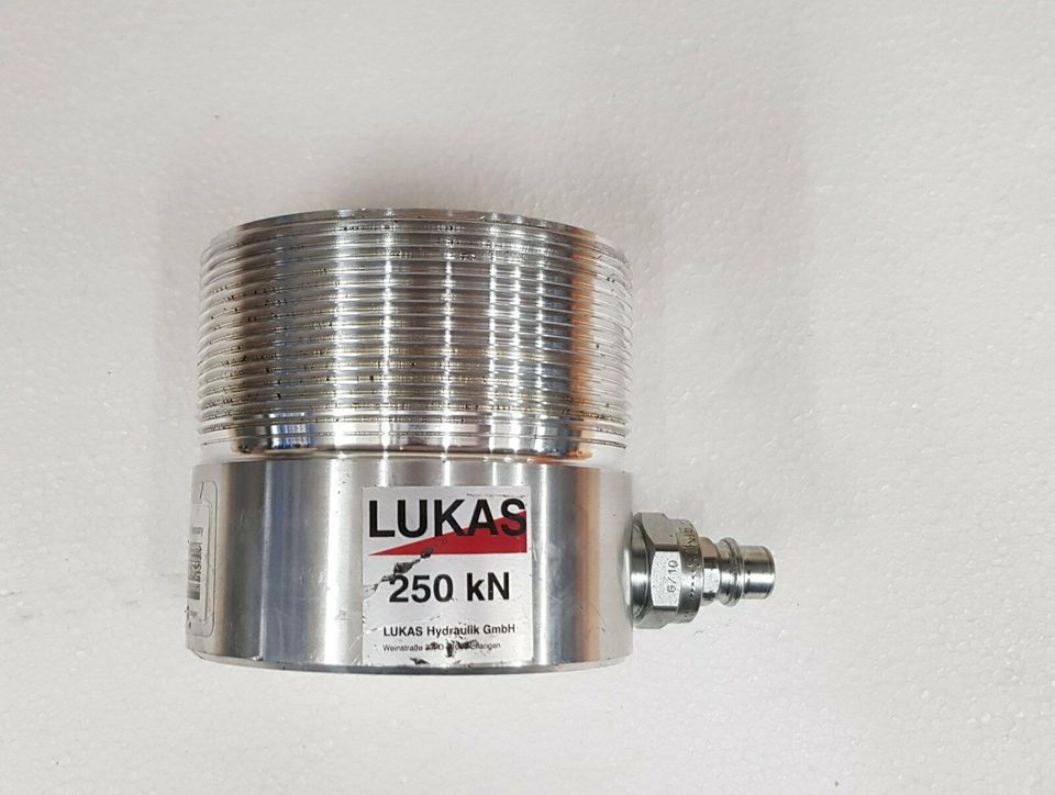 Lukas Hydraulik Zylinder 250 kN in Mülheim (Ruhr)