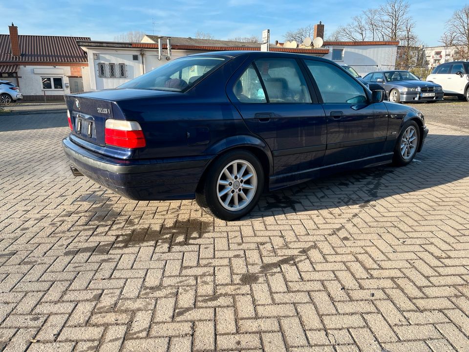 E36 318i BMW in Stadtallendorf