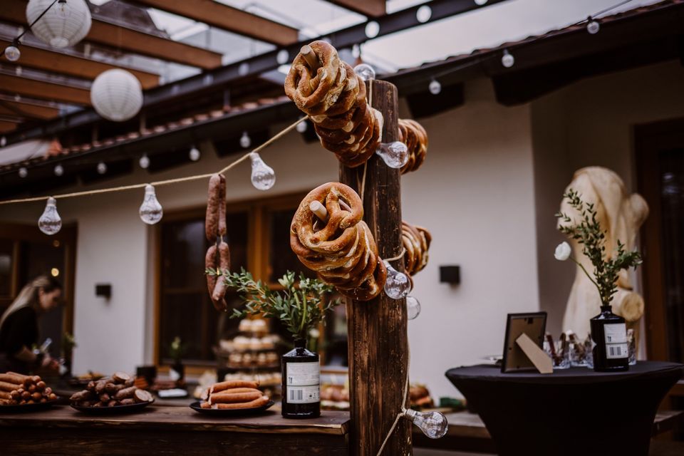 Brezengestell / Donutgestell für Hochzeit, Geburtstag (Verleih) in Spalt