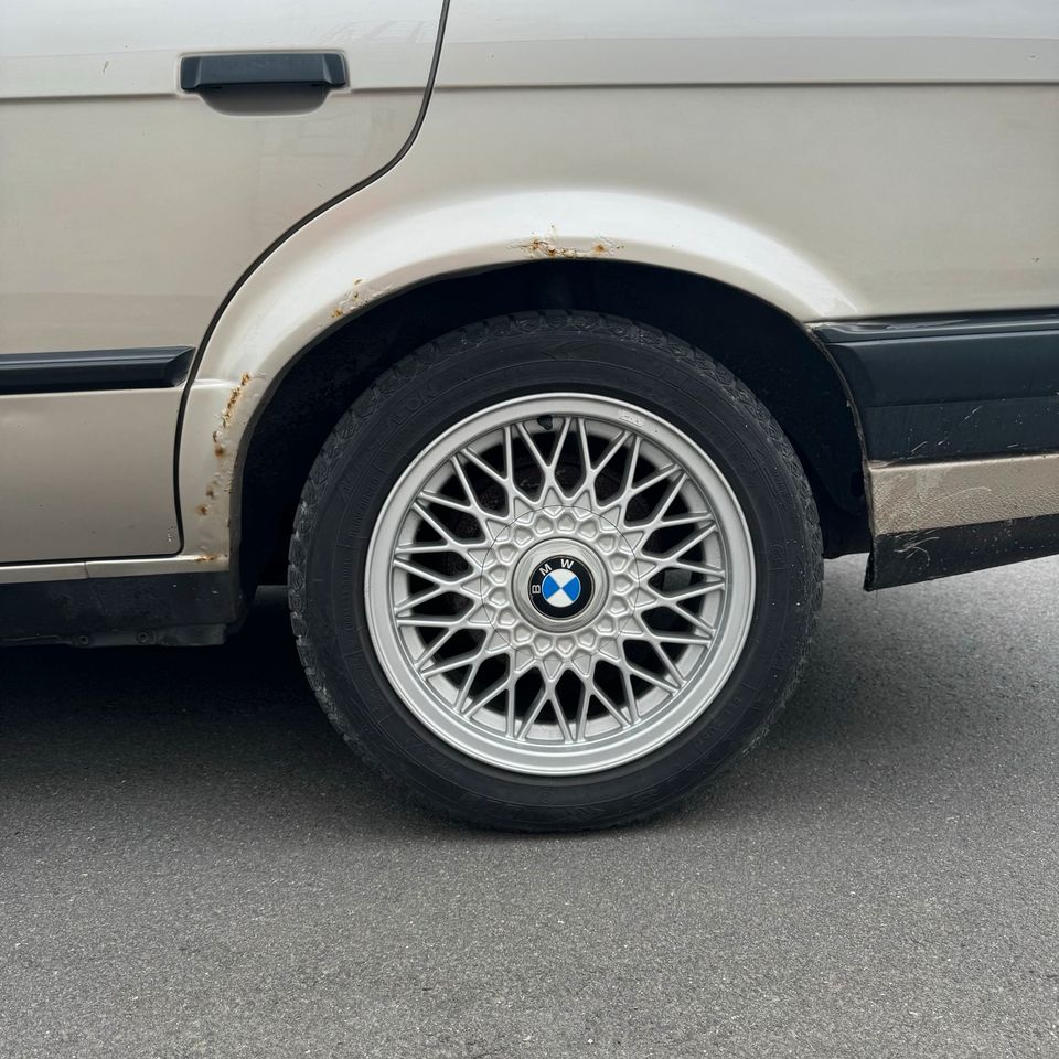 BMW E30 Automatik + TÜV BBS in Darmstadt