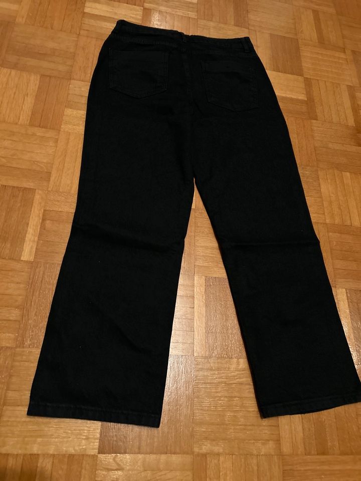 NEU Cottnline Jeans in schwarz in München