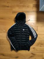 Adidas Winterjacke 32 neuwertig Hessen - Roßdorf Vorschau