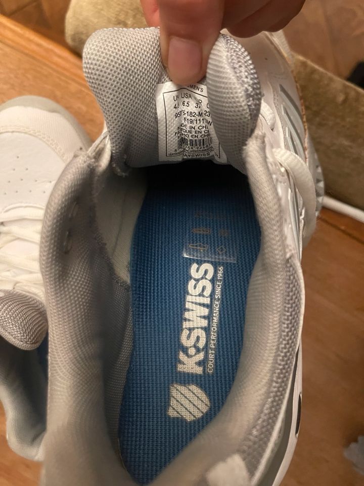 Tennis Hallenschuhe K-Swiss Gr 37,5 wie NEU in Bochum