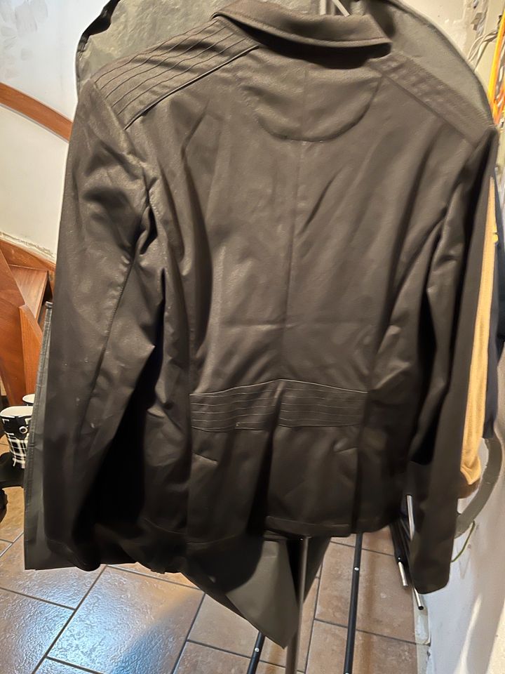 Turnierjacket Gr. 40 in Osterholz-Scharmbeck