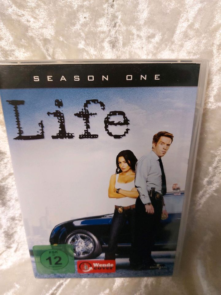 Life Staffel 1+2 DVD in Kiel