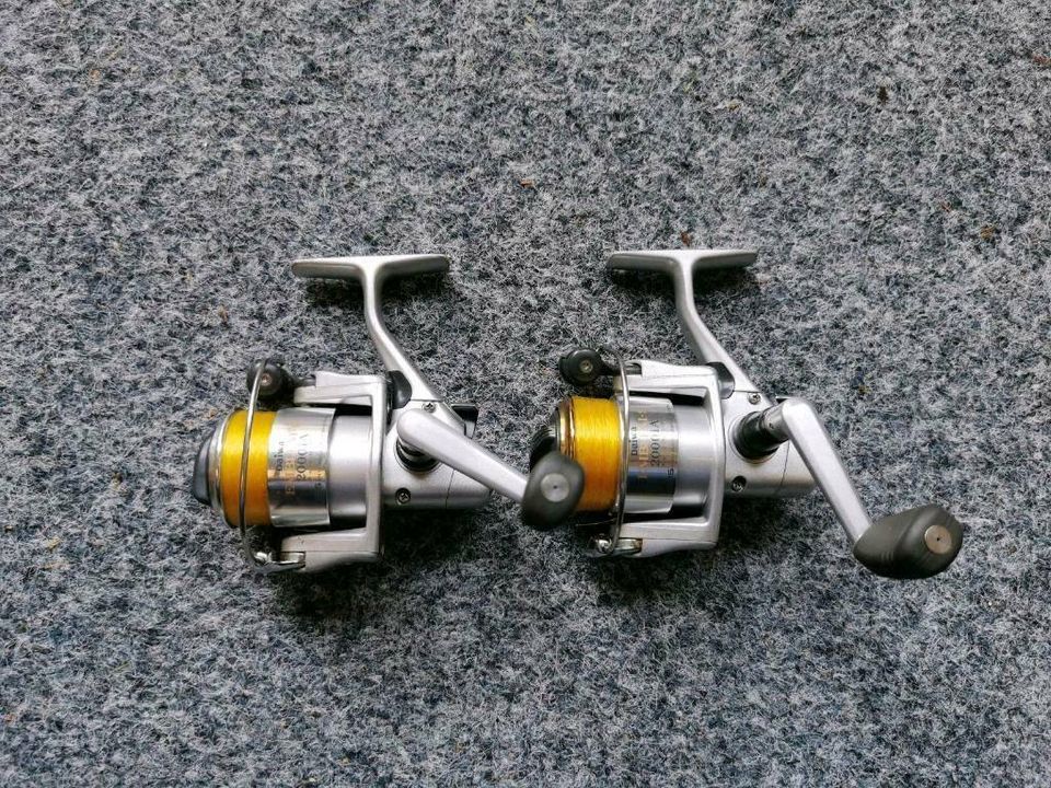 2× Daiwa Emblem-S 2000 iA Angelrollen Spin Zander Barsch Forelle in Bad Bentheim