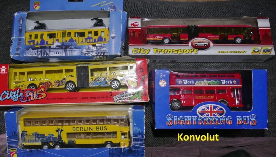 Modellbusse Modellautos ..verschiedene Hersteller und 1 Trabbi in Apolda