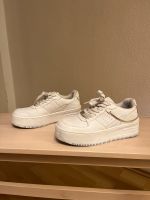 Sneaker von Bershka Hessen - Neu-Isenburg Vorschau