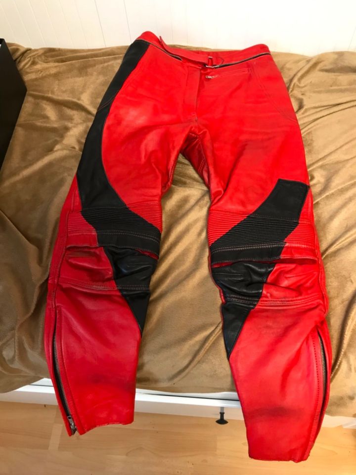 Damen Motorrad-Lederhose rot +Schutzbekleidung Kinder gebraucht in Solingen