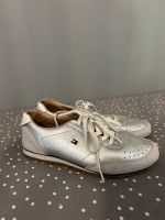 Tommy Hilfiger Sneaker 39 Silber Niedersachsen - Bückeburg Vorschau