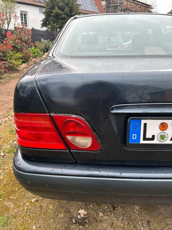 Tausche / Verkaufe Mercedes E200 W210 in Frohburg