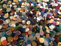 Vintage "Cabochon Mix 20mm" bunt Plastik 10 Stück (#120) Niedersachsen - Lauenau Vorschau