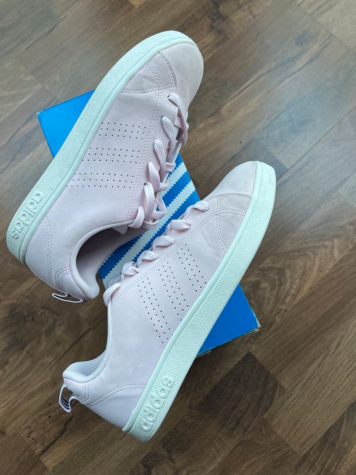 Adidas Sneakers Advantage Damen rosa Gr. 38 2/3, TOP in Rüsselsheim