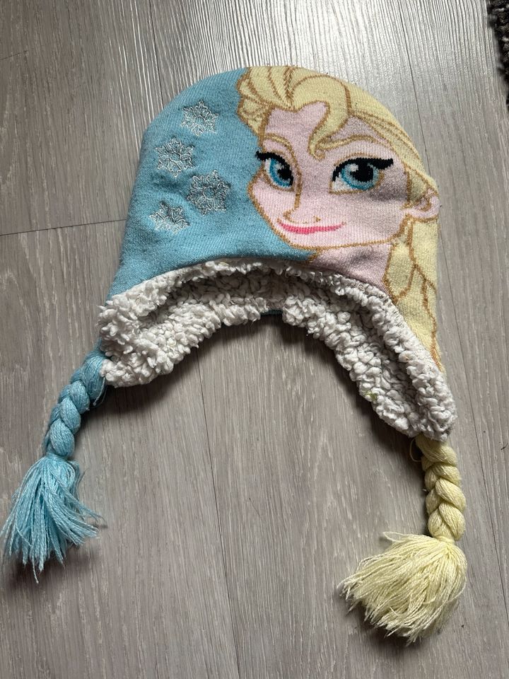 flauschig warme Wintermütze Disney Frozen Elsa in Essen