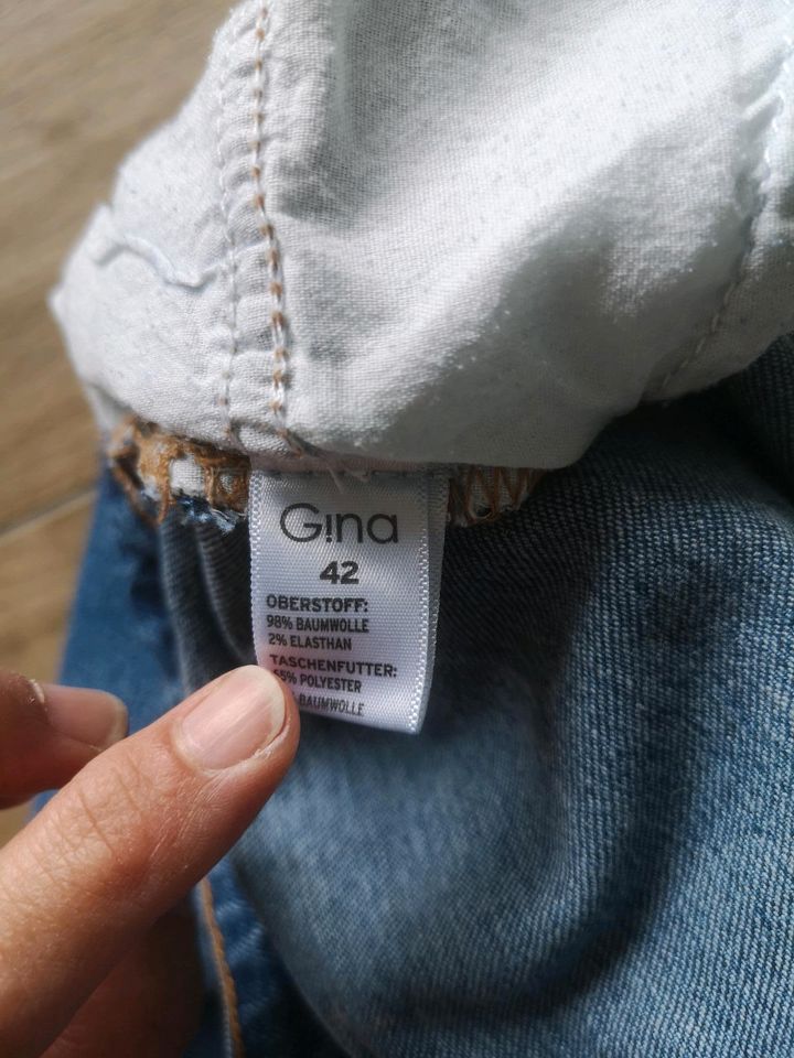 MOM Jeans von Gina in 42, blau in Heinsberg