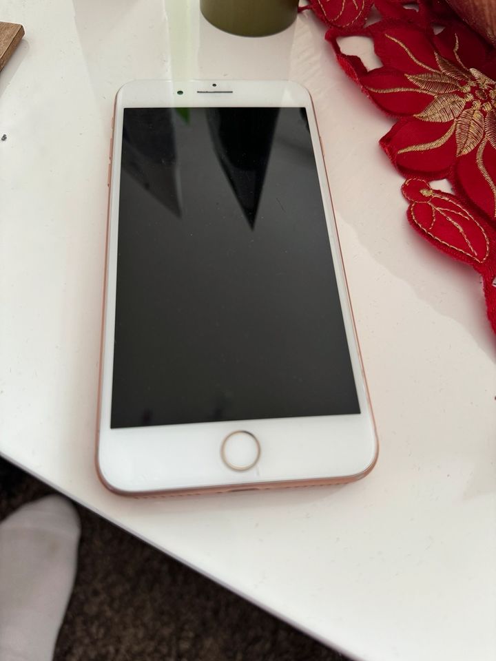 iPhone 8 Plus 64GB in Gutenstetten