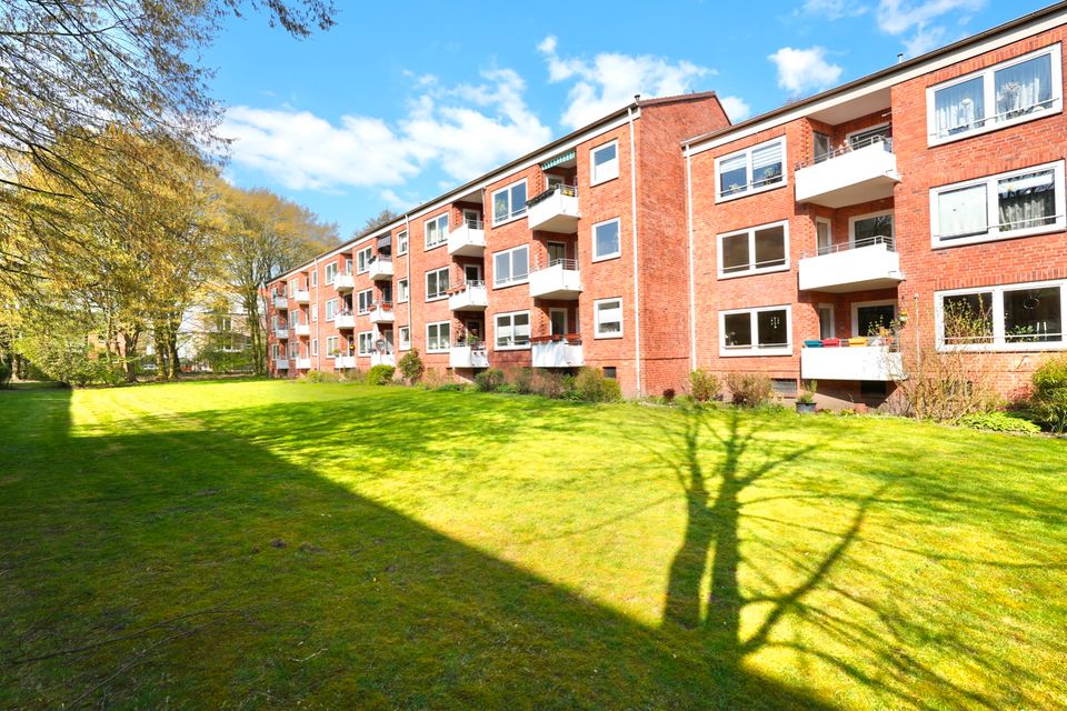 Hochwertig ausgestattete 2,5 Zimmer-Eigentumswohnung mit Balkon und moderner Einbauküche in Hamburg