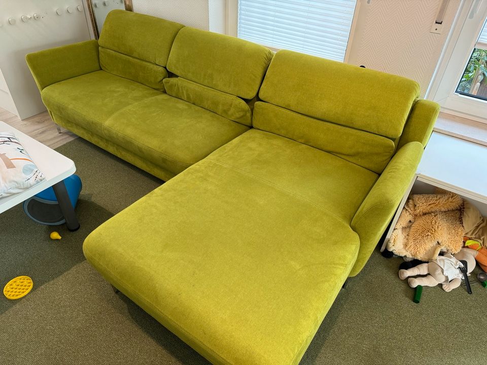 Couch in grün in Stadtlohn