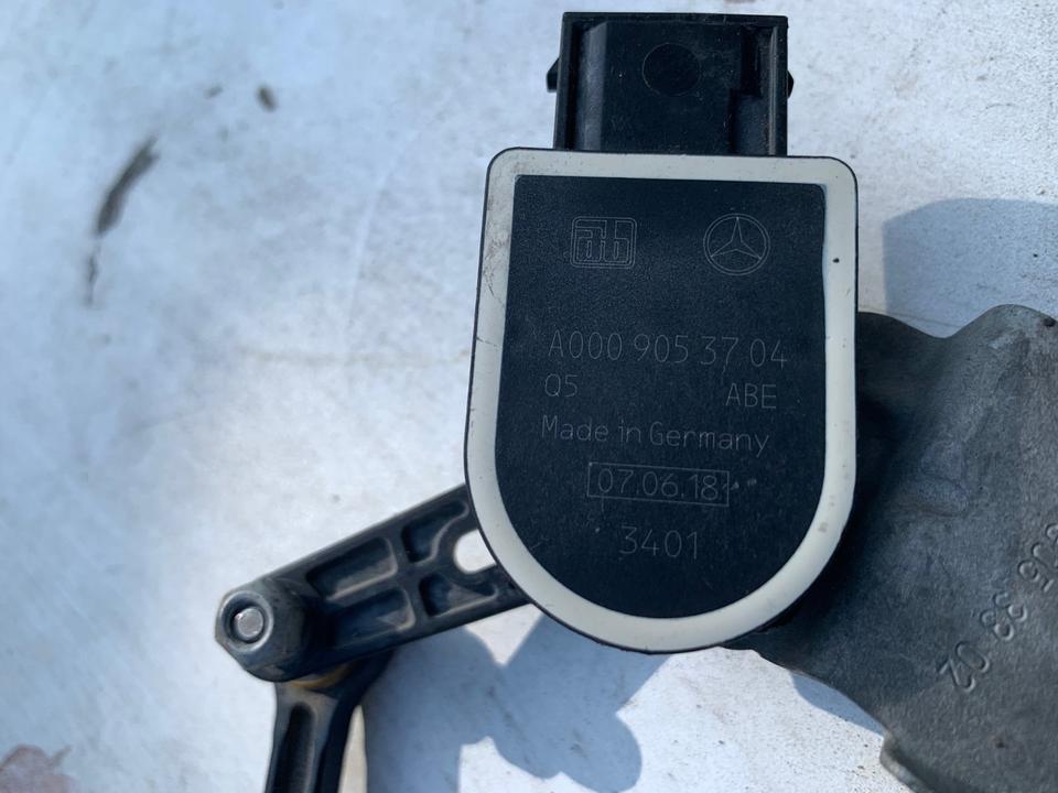 Mercedes C-Klasse W204 W213 Niveausensor Sensor A0009053704 in Dahlenburg