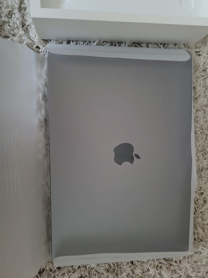 MacBook Pro 16-inch in Cloppenburg