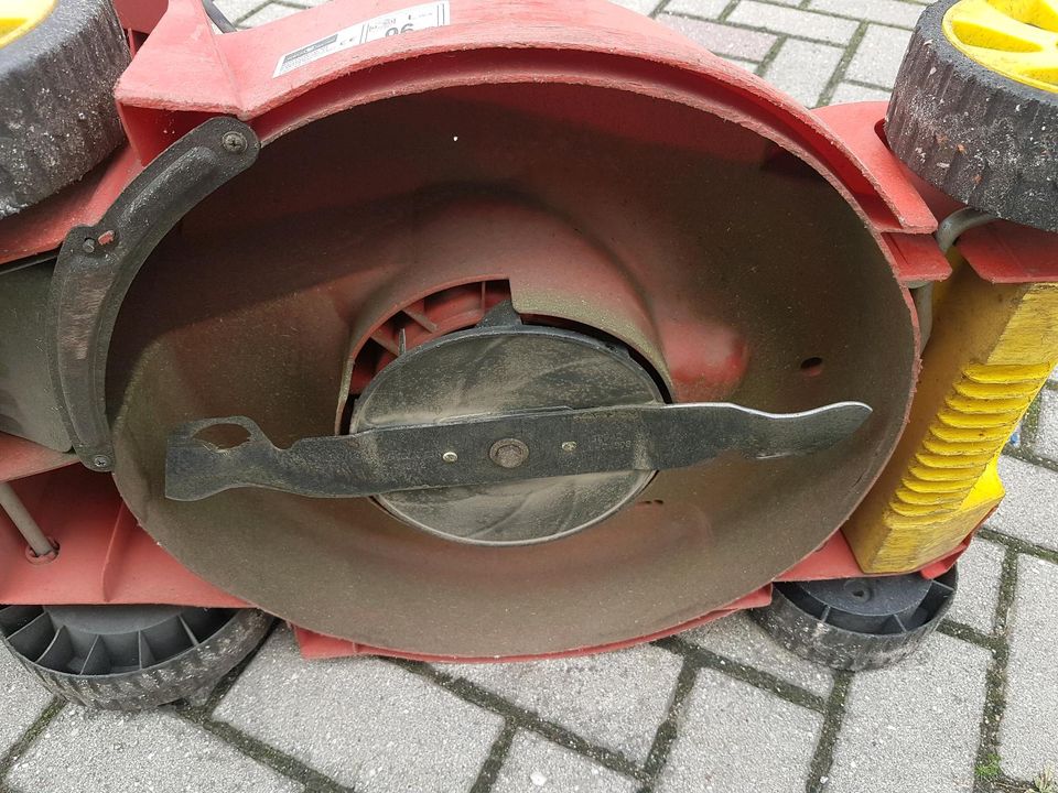 Elektro Rasenmäher Wolf Garten A400E als defekt in Brandenburg