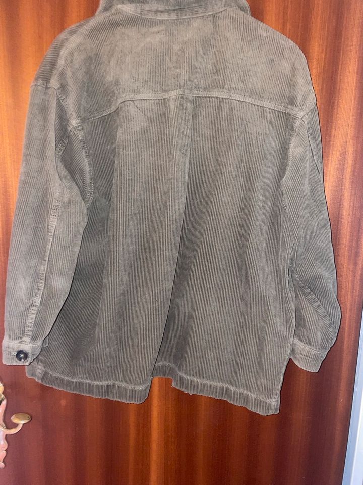 Kord Jacke Oversize Gr. 42/44 in Kassel