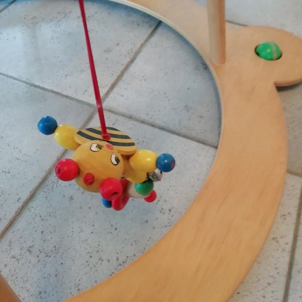 Baby Spielbogen aus Holz Gehhilfe zum Laufen lernen in Hamburg