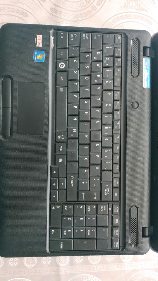 TOSHIBA SATELLITE C660D-1C7 // 500 GB/4 GB in Köln