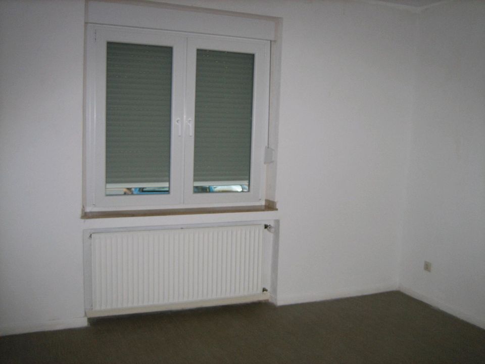 Biete eine 2 1/2 Zimmer Wohnung in Du Röttgersbach an. in Duisburg