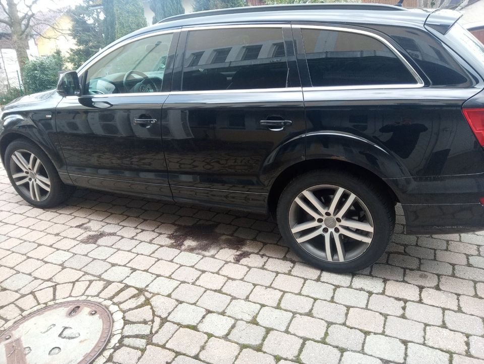 Audi Q7 3,0 TDI S-LINE-7SITZER-XENON-QUATTRO- Voll in Bad Griesbach im Rottal