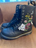 Dr. Martens 38 mit Blumenstickerei Niedersachsen - Holle Vorschau