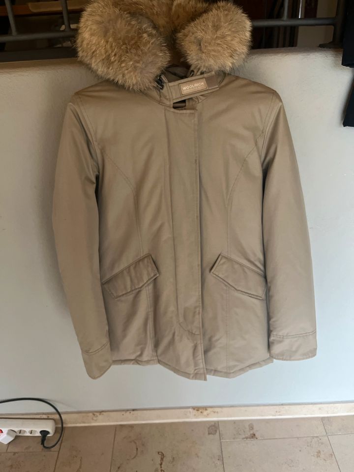 Woolrich Daunenparka, NEW / Mantel  / Jacke Gr. M, beige in Ravensburg